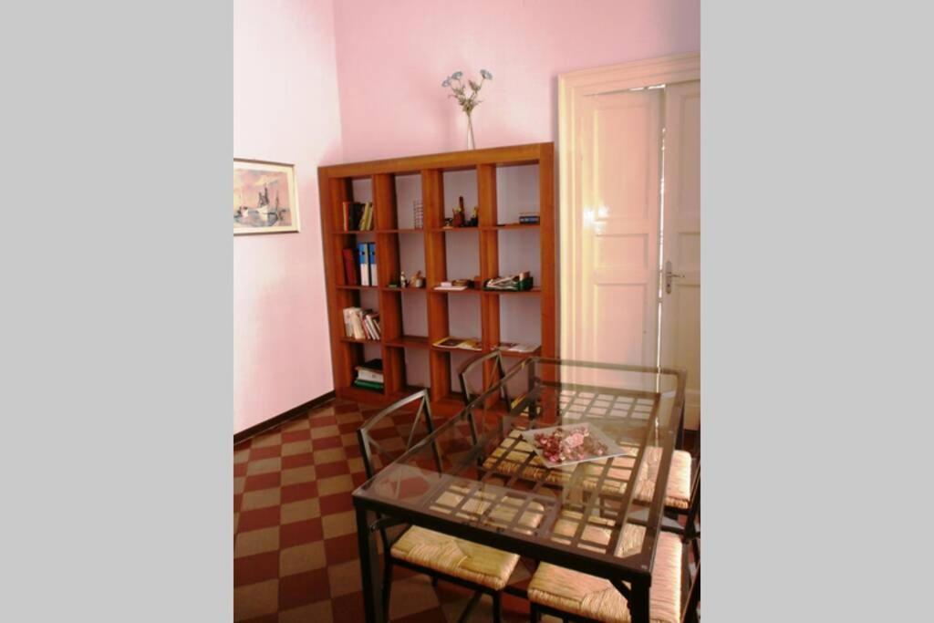 Three Rooms Near Central Station Catania Eksteriør billede