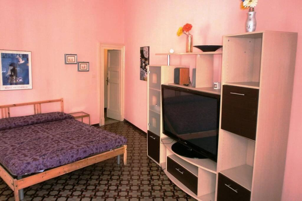 Three Rooms Near Central Station Catania Eksteriør billede
